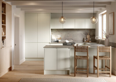 Bella knebworth supermatt white grey and light vicenza oak kitchen