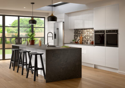 Jayline supergloss white kitchen