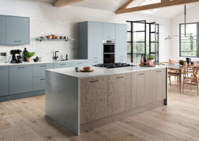 Valore smooth mood grey and urban oak kitchen