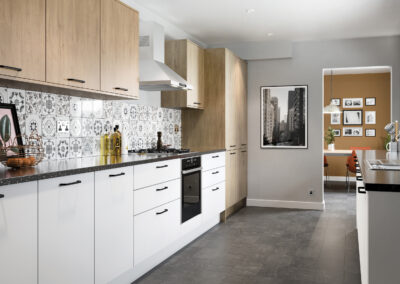 Valore smooth white valore natural kendal oak